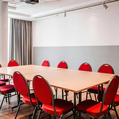 Leonardo Hotel 4*