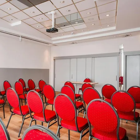 Hotel Leonardo 4*