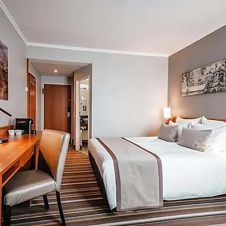 Hotel Leonardo 4*